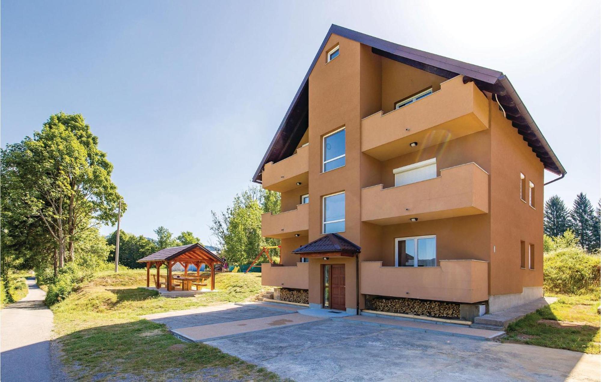 Super Apartment Ogulin Exterior photo